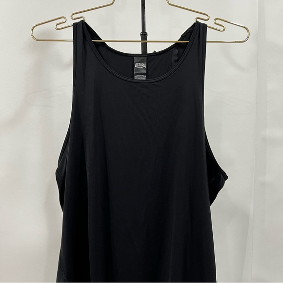 Victoria Sport Black Athletic Tank Top Size Large Scallop Detail Around Hem - Picture 3 of 10
